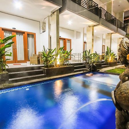 D'Gaduh Suite Kuta กูตา ภายนอก รูปภาพ