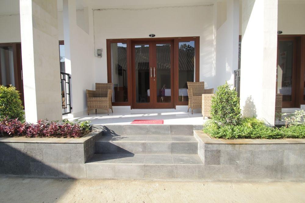 D'Gaduh Suite Kuta กูตา ภายนอก รูปภาพ