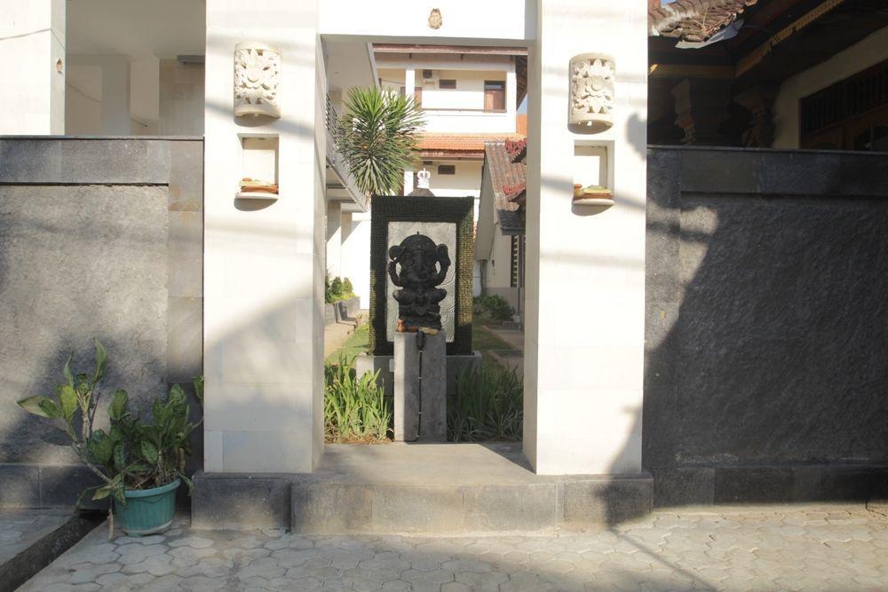 D'Gaduh Suite Kuta กูตา ภายนอก รูปภาพ