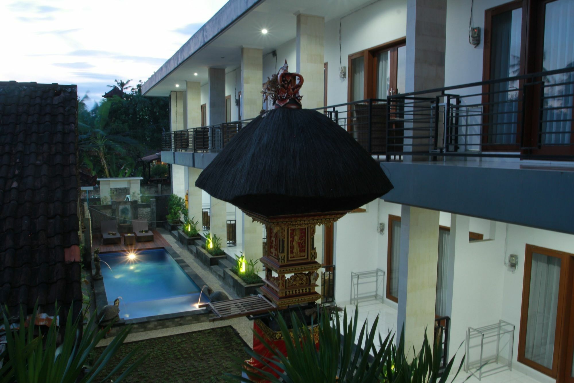 D'Gaduh Suite Kuta กูตา ภายนอก รูปภาพ