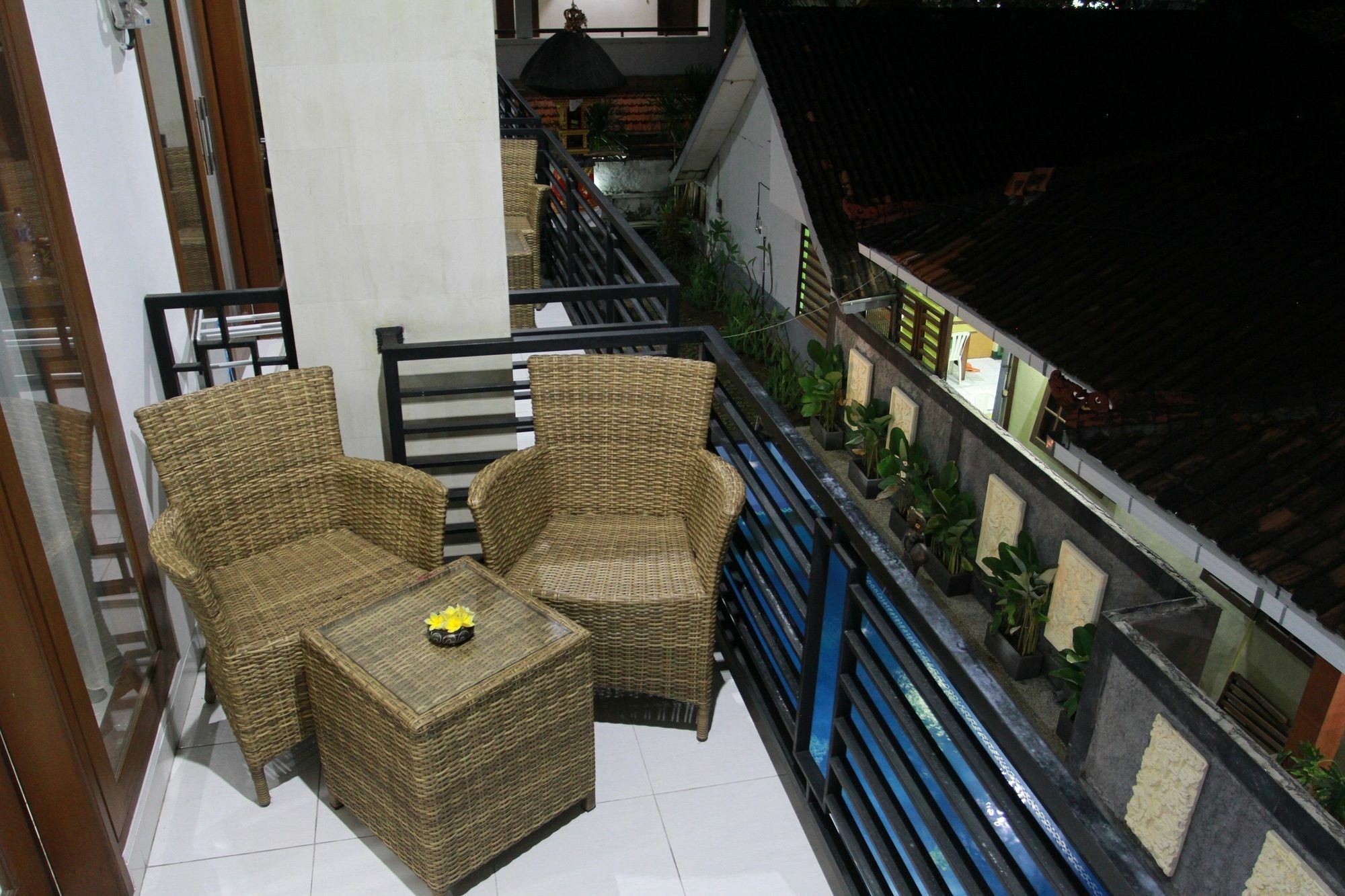 D'Gaduh Suite Kuta กูตา ภายนอก รูปภาพ