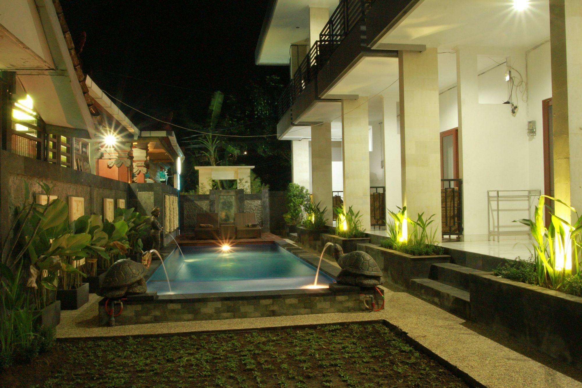 D'Gaduh Suite Kuta กูตา ภายนอก รูปภาพ