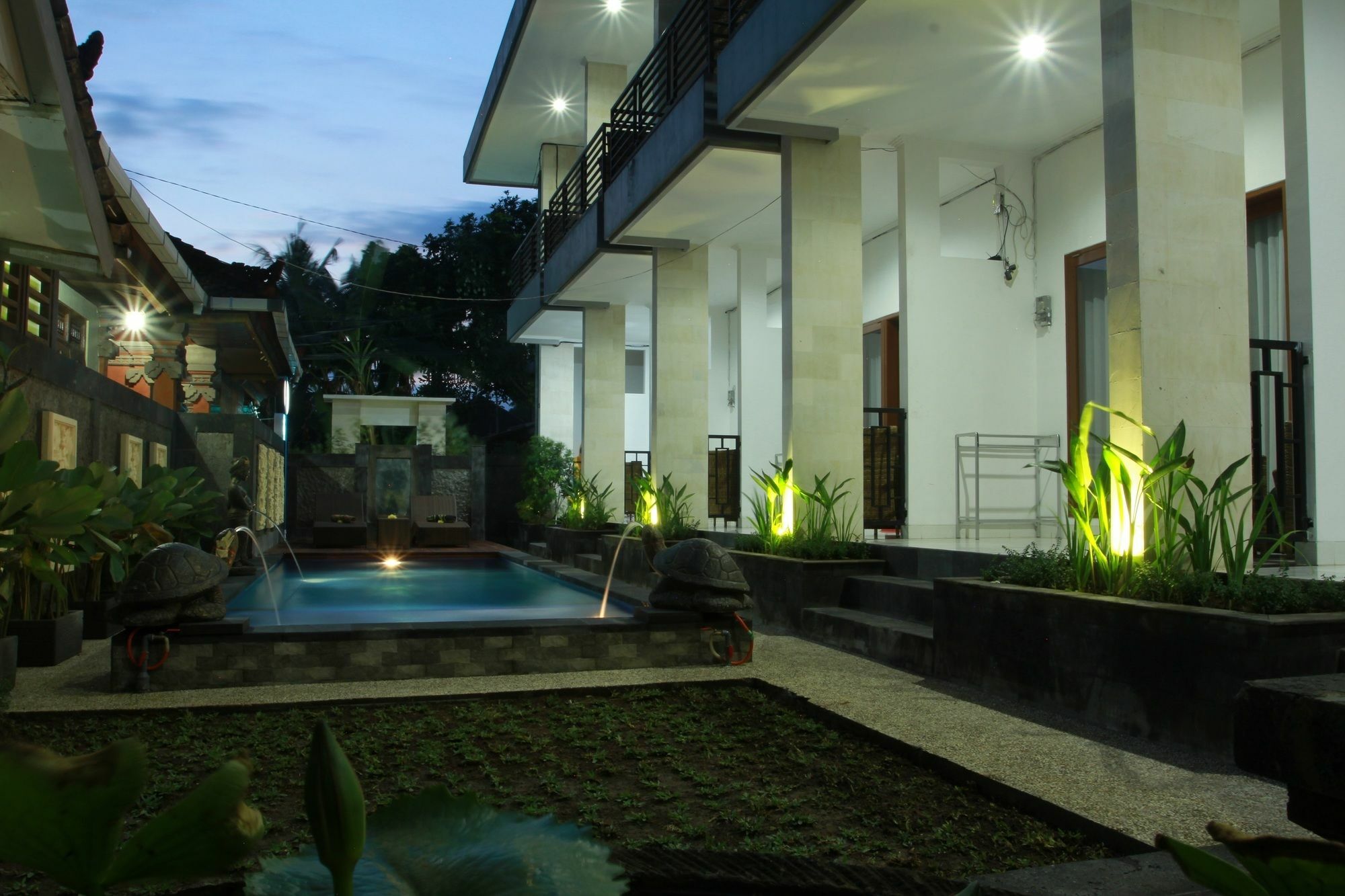 D'Gaduh Suite Kuta กูตา ภายนอก รูปภาพ