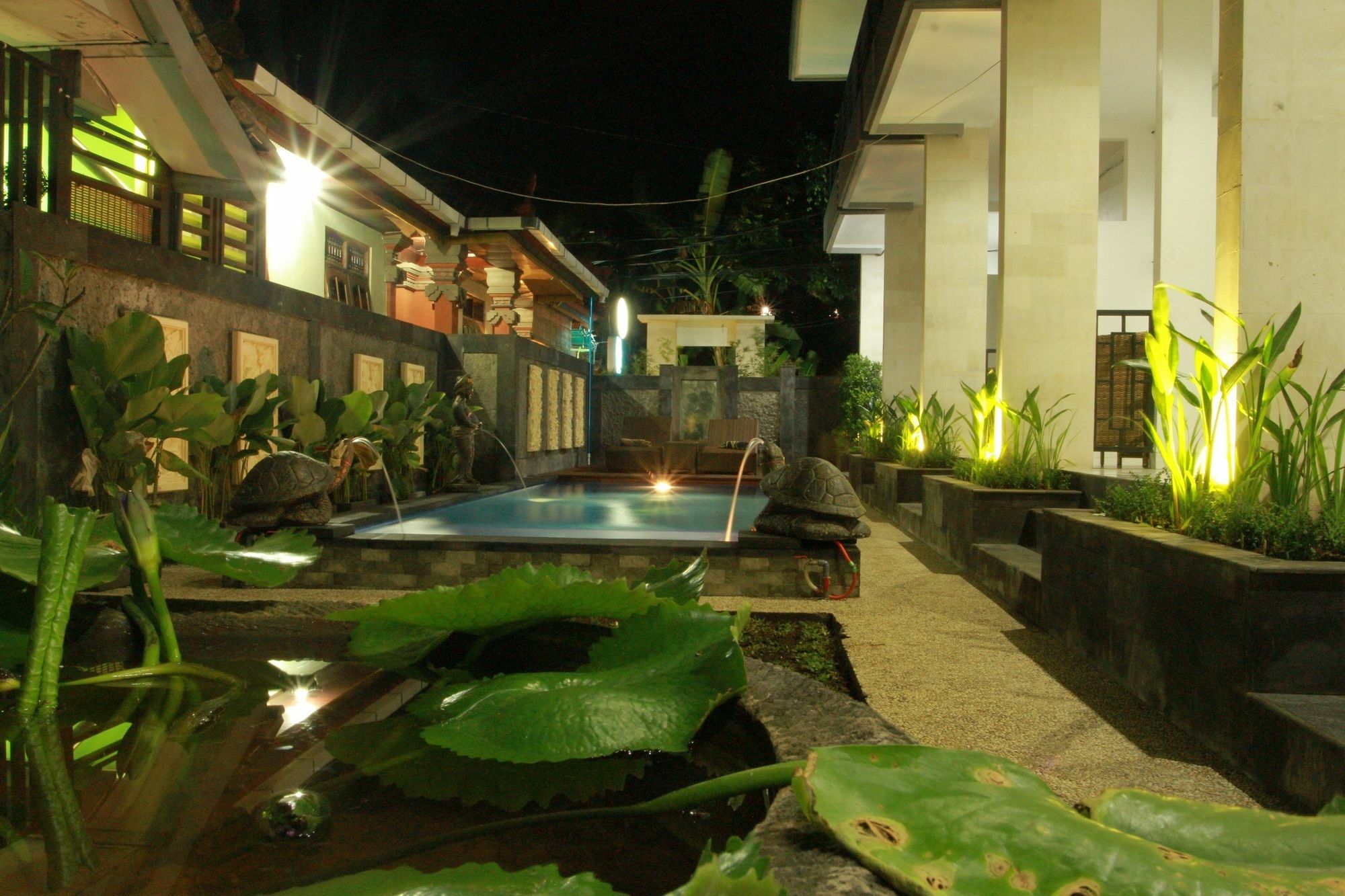 D'Gaduh Suite Kuta กูตา ภายนอก รูปภาพ