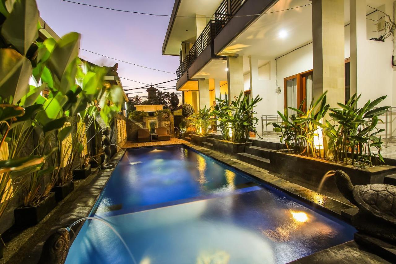 D'Gaduh Suite Kuta กูตา ภายนอก รูปภาพ