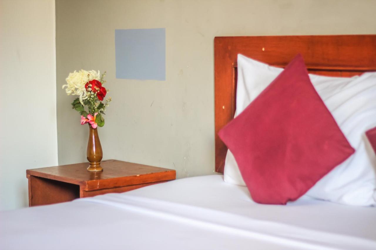 D'Gaduh Suite Kuta กูตา ภายนอก รูปภาพ